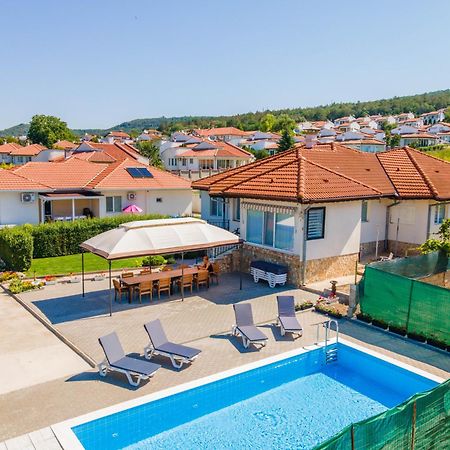Geranium Holliday Villas Obrochishte Экстерьер фото